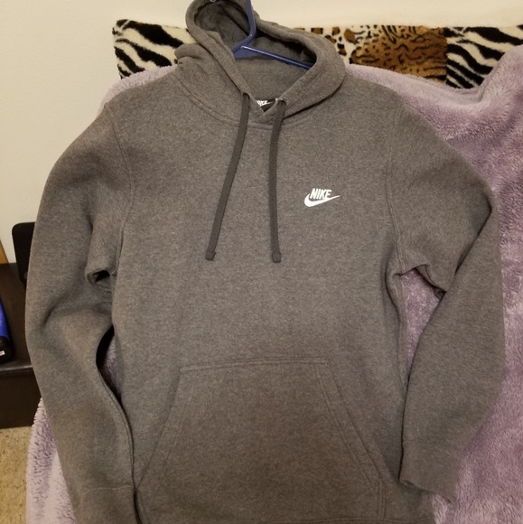 Nike Tops - NIKE SWEATSHIRT  FIRM!!!